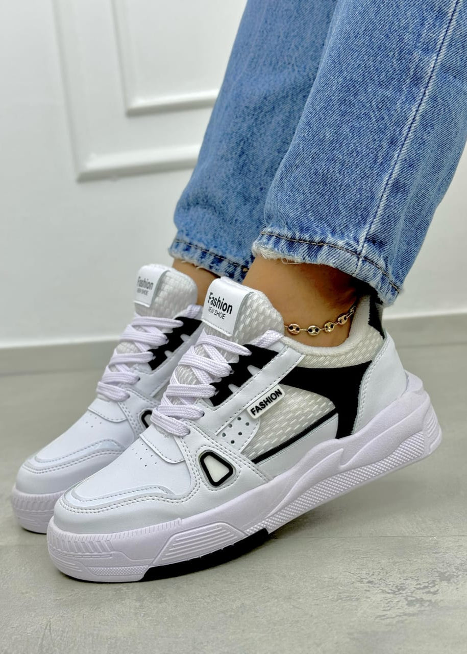 Tenis Karla