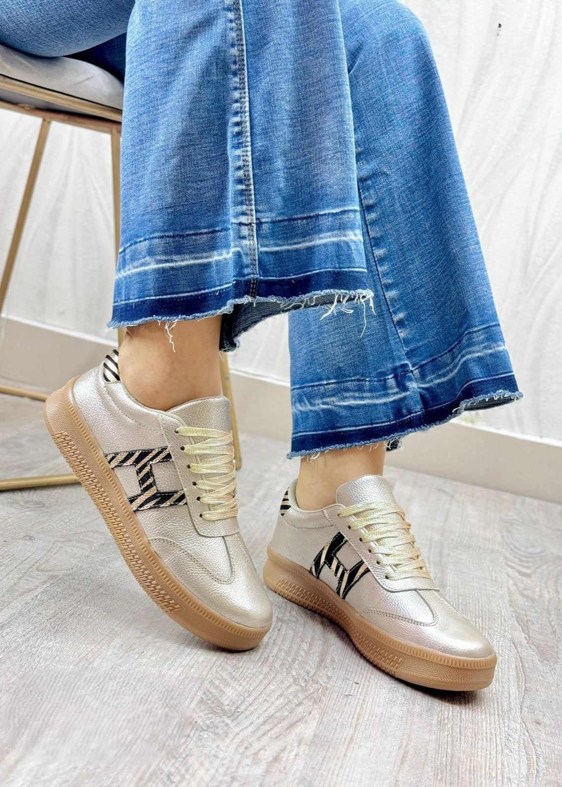 Tenis Hazura