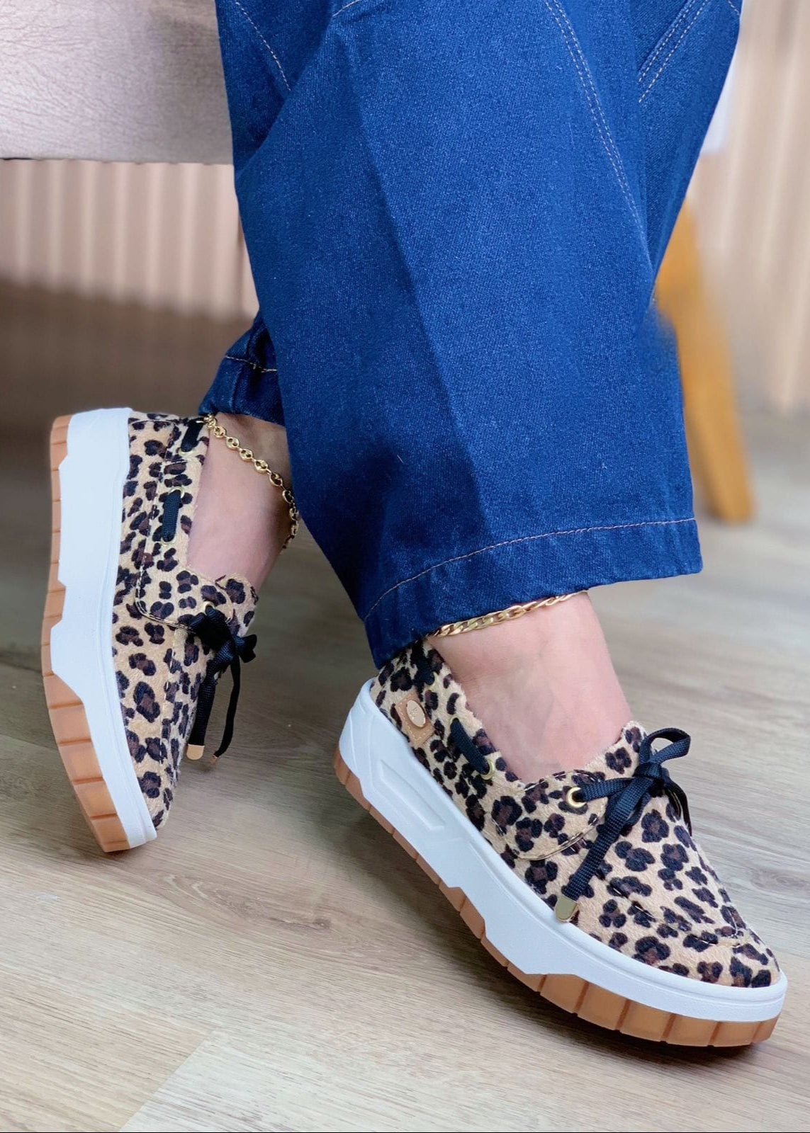 Mocasin Thais
