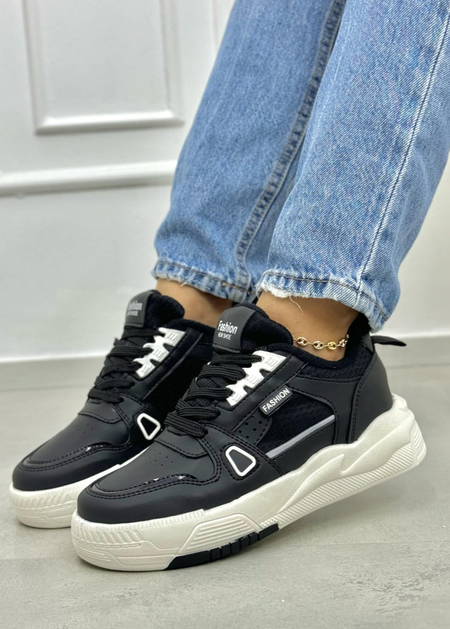 Tenis Karla