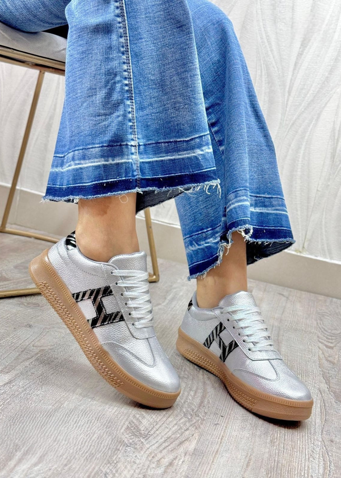 Tenis Hazura